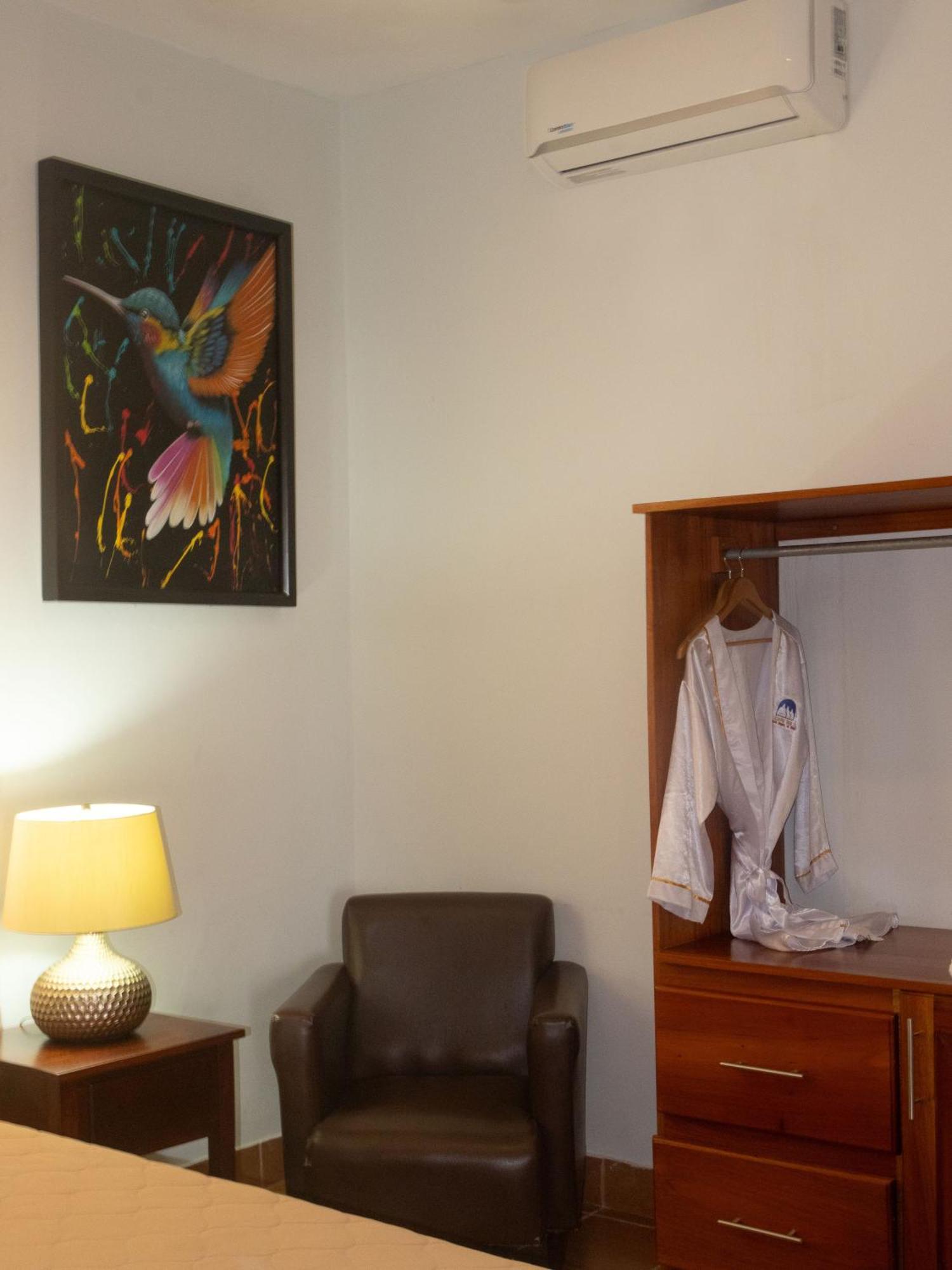 Hotel Leon Inn エクステリア 写真